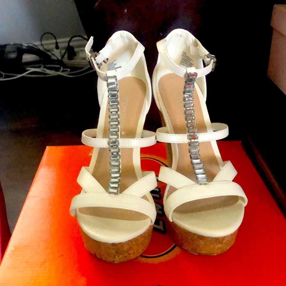 White wedges